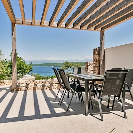 Apartment Flori With Sea View Малинска Экстерьер фото
