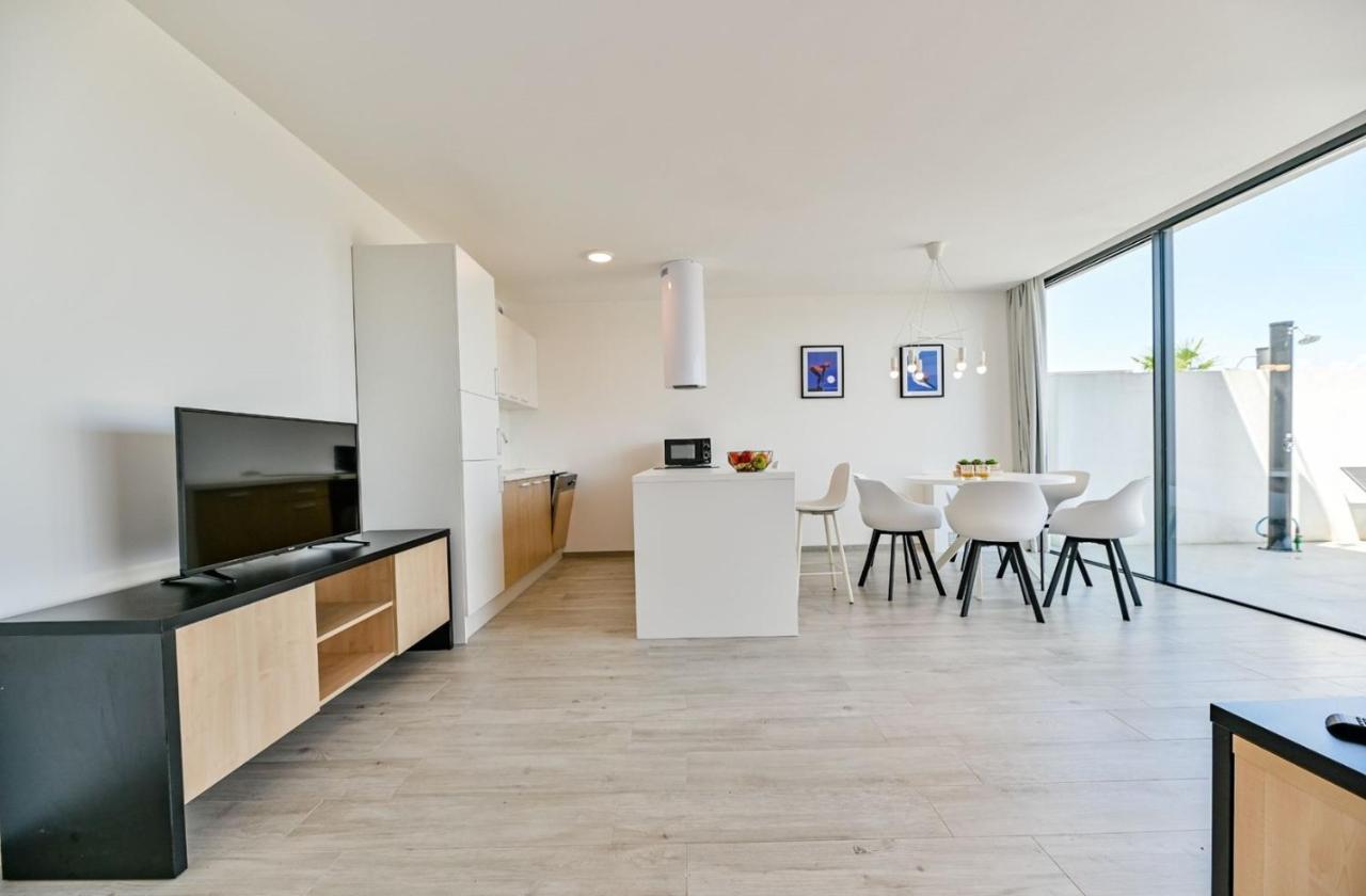 Apartment Flori With Sea View Малинска Экстерьер фото